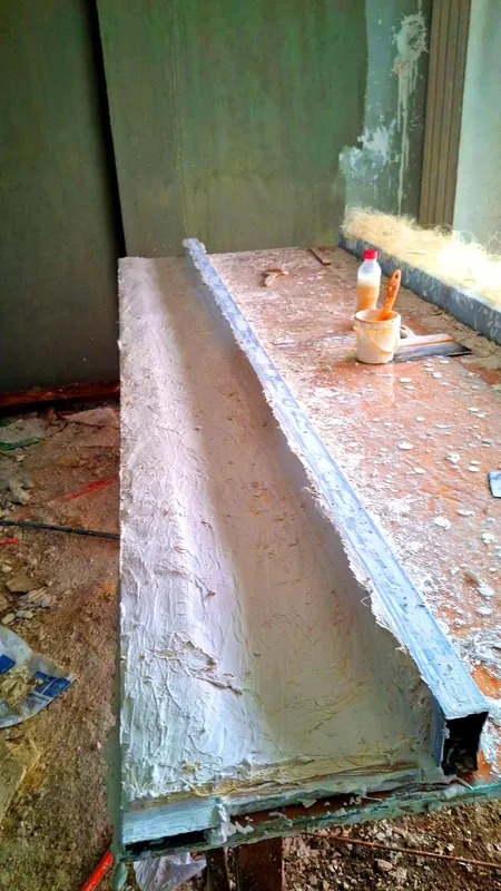 Coulage d'une poutre en béton – Gros œuvre